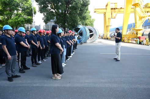 人人讲安全 个个会应急｜XPJ官网股份发展消防安全演练及高温急救培训