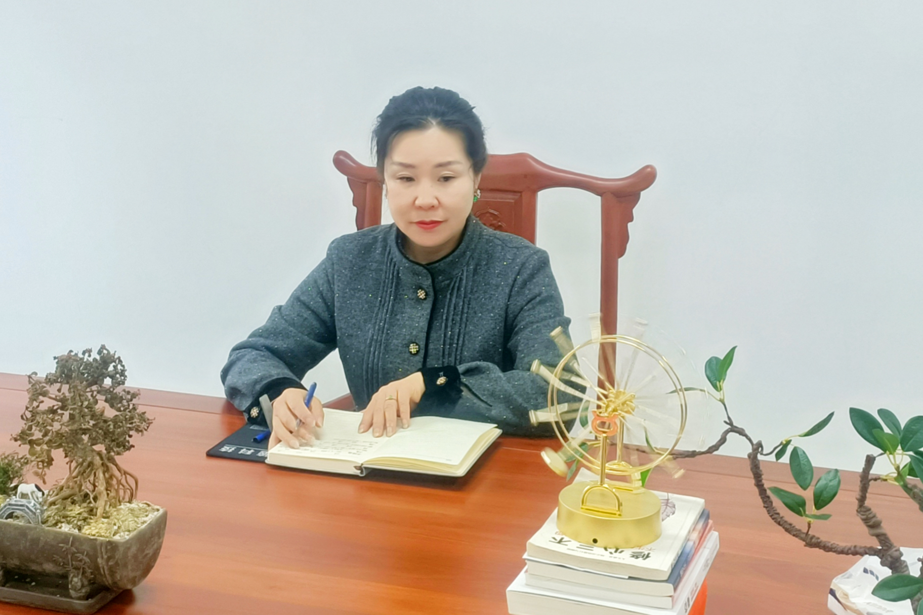 真正的酷爱，铸就销售女王——访XPJ官网电缆营销经理杨华