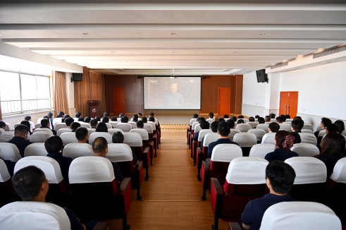 以史为鉴守初心 砥砺奋进启新程——XPJ官网股份组织员工集中旁观抗战成功80周年阅兵式