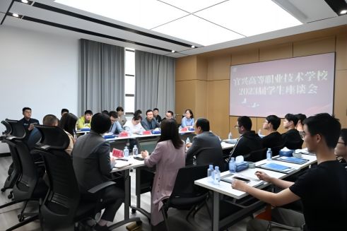 校企共培 将来可期丨XPJ官网股份召开2023届实习生座谈会